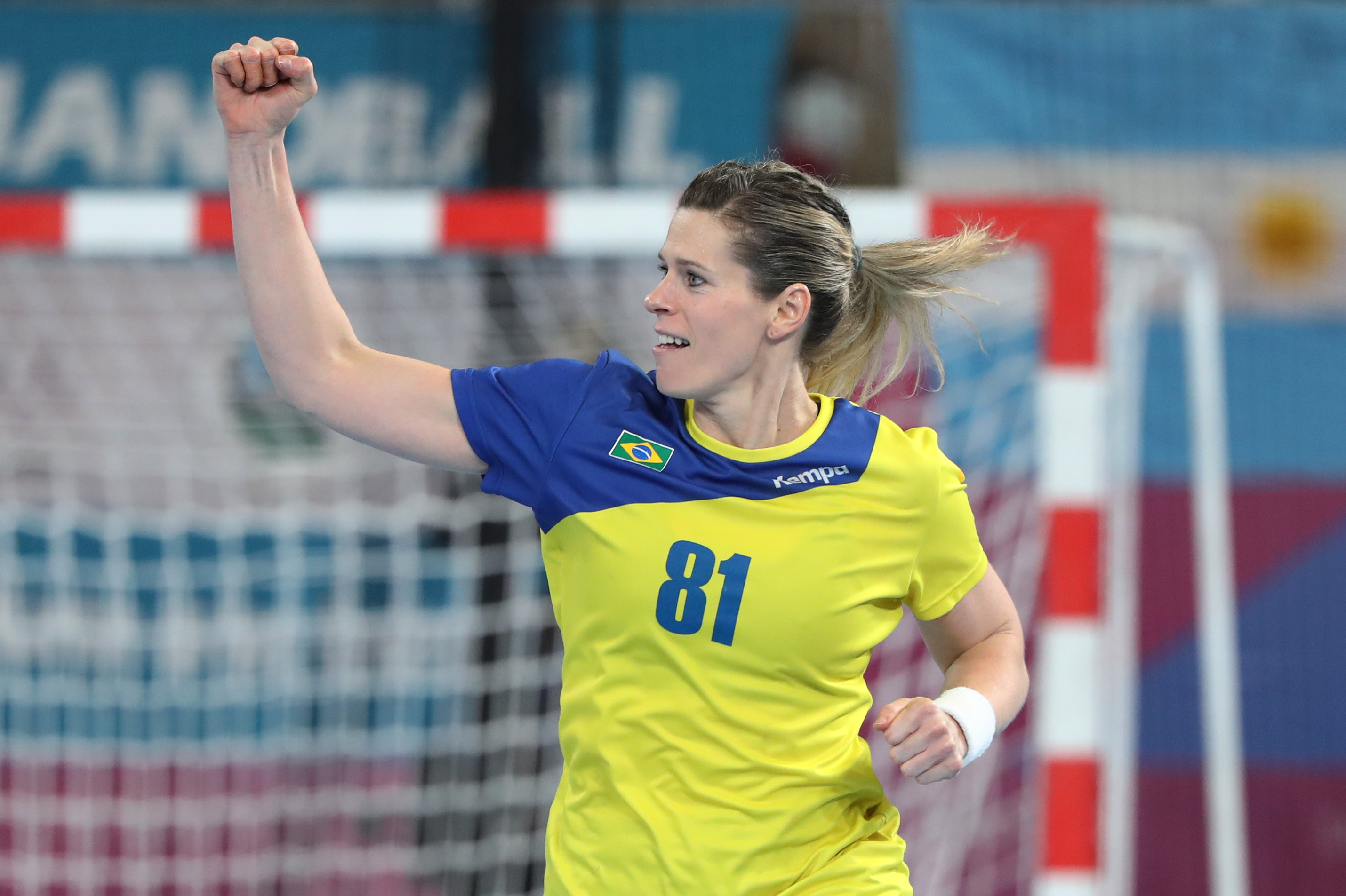 aoa体育新闻-英国选手在女子手球比赛中夺得冠军(英国选手在女子手球比赛中夺得冠军视频)