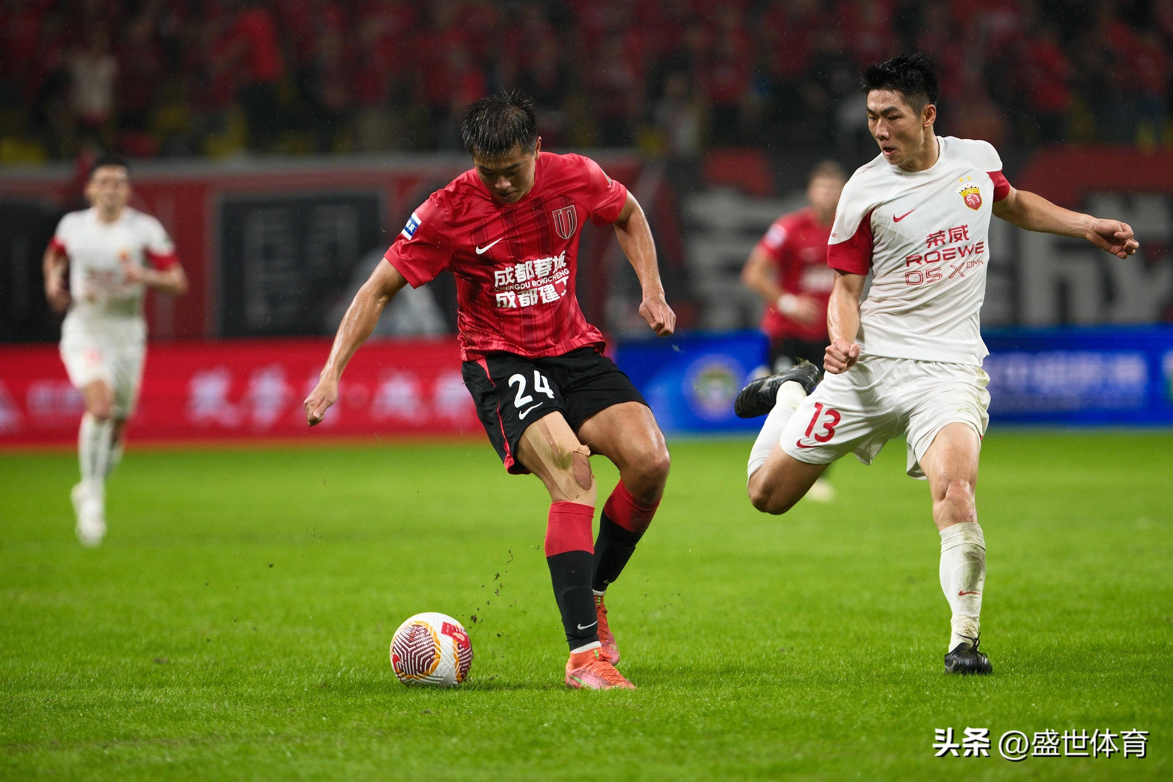 关于滚滚足球热潮,中超球队斩获连胜的信息 关于滚滚足球热潮,中超球队斩获连胜的信息