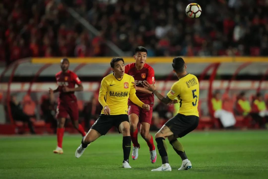 河北华夏大胜广州恒大,实现重要突破(2020年中超联赛第河北华夏幸福对广州恒大) 河北华夏大胜广州恒大,实现重要突破(2020年中超联赛第河北华夏幸福对广州恒大)