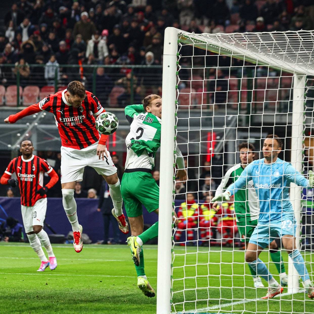 aoa体育培训-纷乱纷呈！欧预赛战况激烈，一触即发的简单介绍