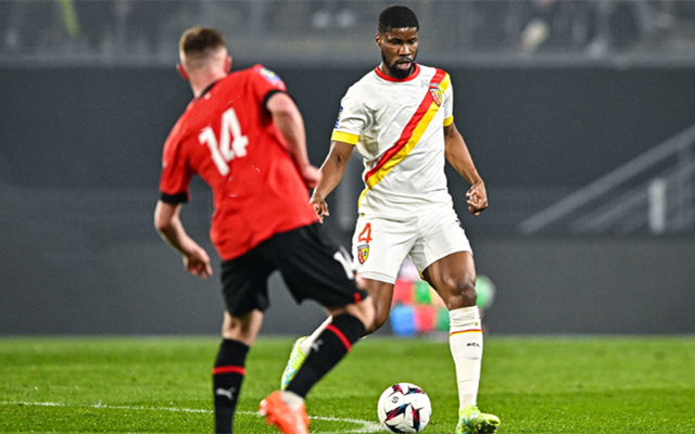 aoa体育官网-朗斯主场试图破门却不利踢皮，球队进攻乏力的简单介绍