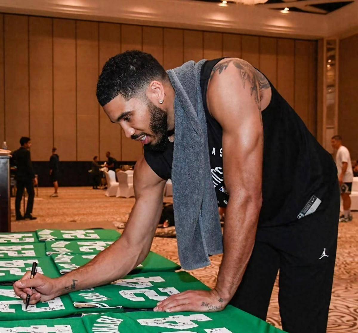 奥维耶多回购赛季租借球员，目标能见成效的简单介绍