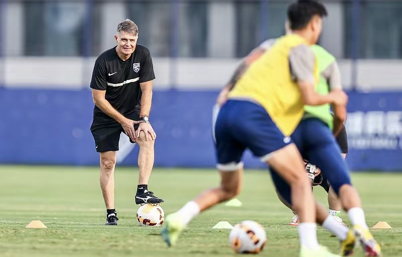 aoa体育-关于荷兰国脚备战充分，集训磨合战术的信息