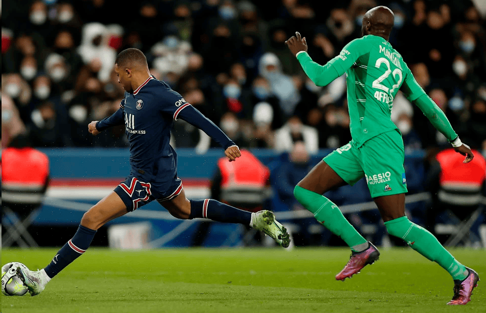 aoa体育官网-马赛客场逆袭，圣埃蒂安遭遇连败