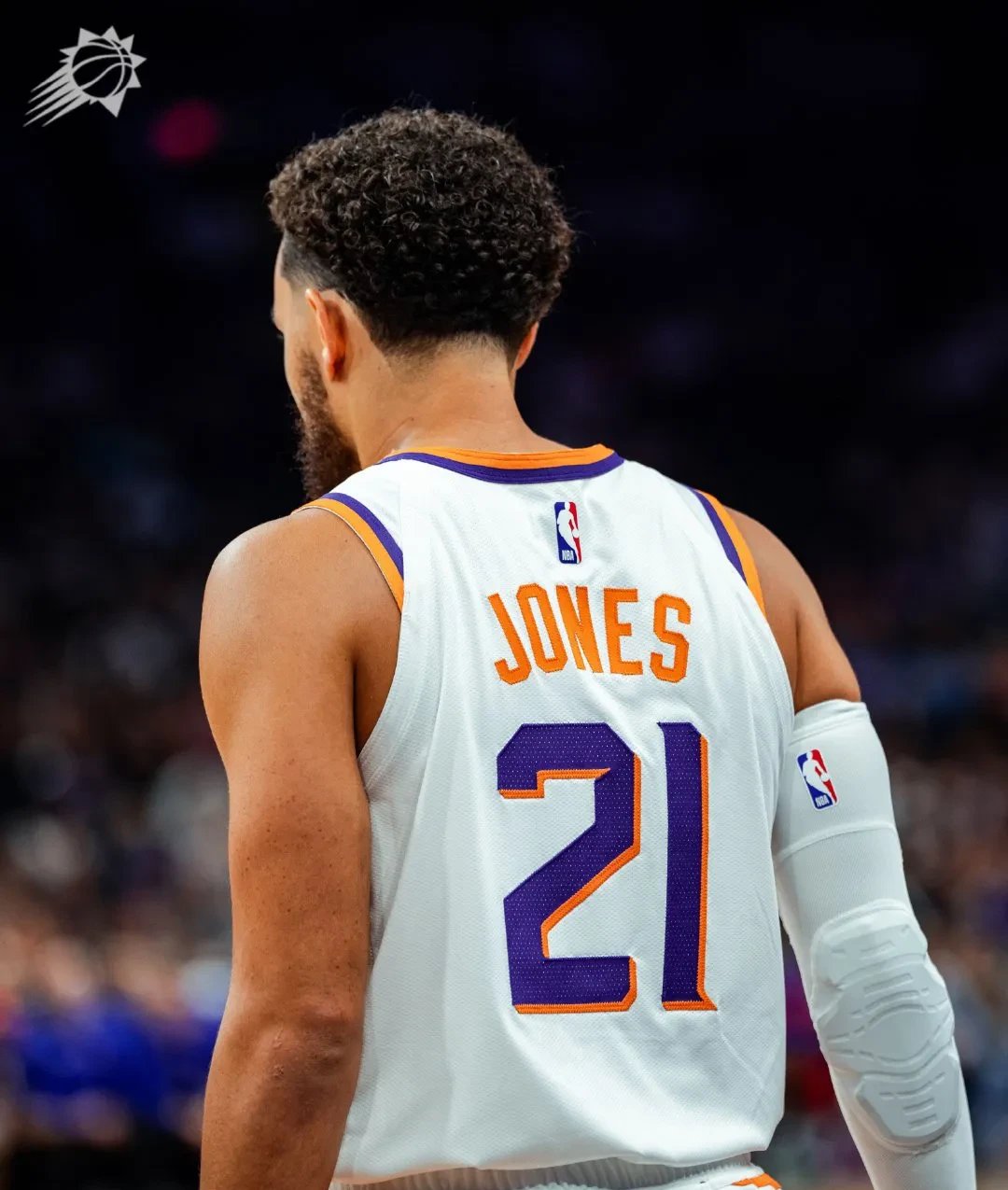 太阳队主场失利,球员状态起伏不定 太阳队主场失利,球员状态起伏不定