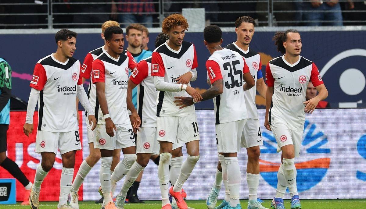 拜仁慕尼黑三连胜,领先德甲积分榜的简单介绍 拜仁慕尼黑三连胜,领先德甲积分榜的简单介绍