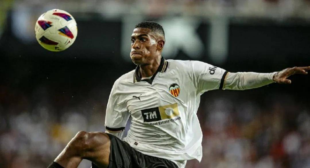 切尔西客场逼平阿森纳提前锁定英超亚军的简单介绍