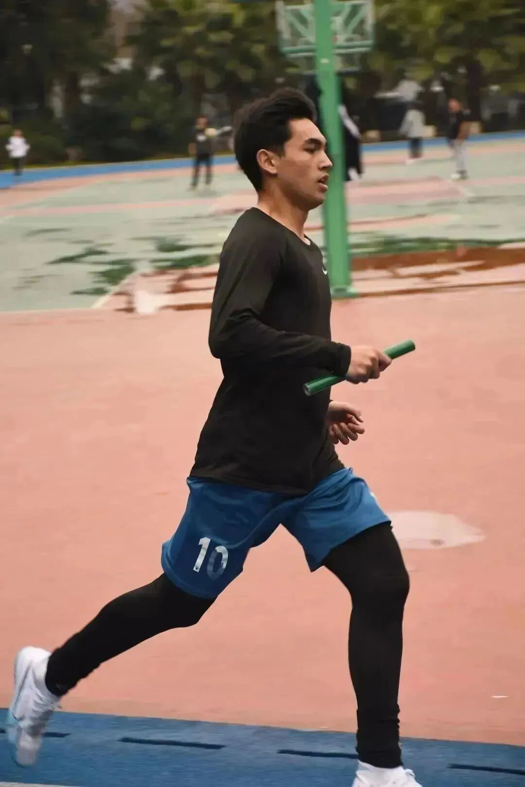 海洋明星队在关键时刻挺身而出,为胜利挥洒汗水的简单介绍 海洋明星队在关键时刻挺身而出,为胜利挥洒汗水的简单介绍