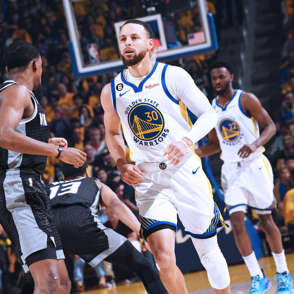 aoa体育新闻-包含佛罗伦萨抓住机会逆袭成功收获三分的词条