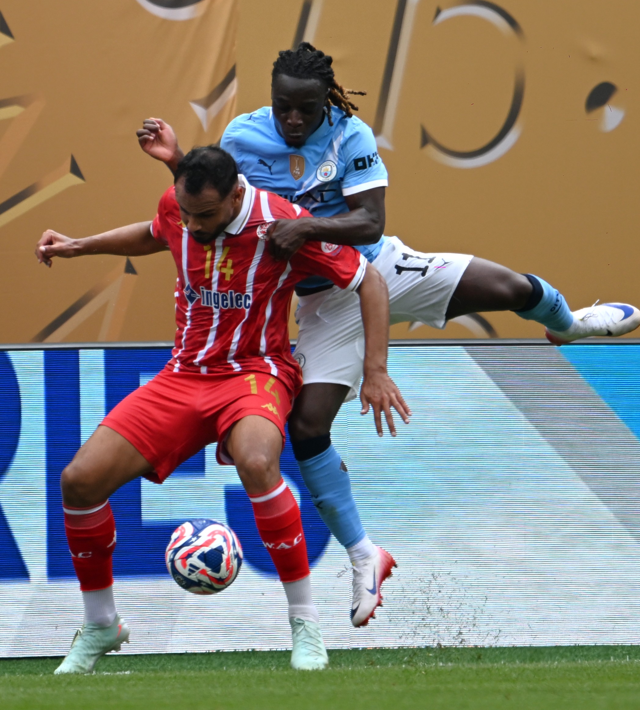 汉达诺维奇代表国家队参加重要比赛 汉达诺维奇代表国家队参加重要比赛