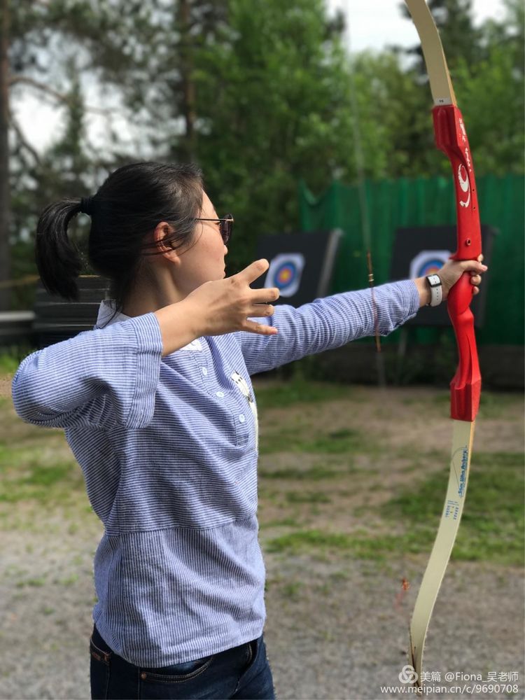 芬兰代表团在射箭比赛中夺魁