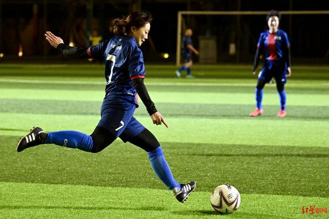 近期足球赛事女运动员技术特点显著的简单介绍 近期足球赛事女运动员技术特点显著的简单介绍