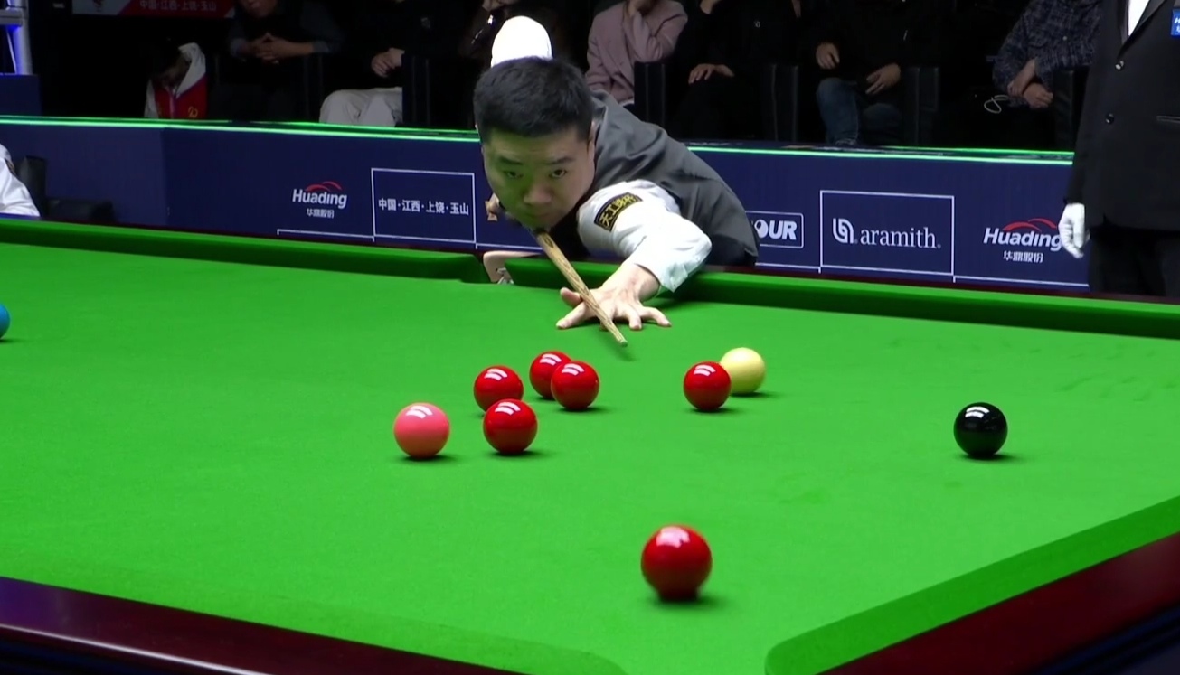 aoa体育直播-防守实力突出，球队零封对手晋级淘汰赛