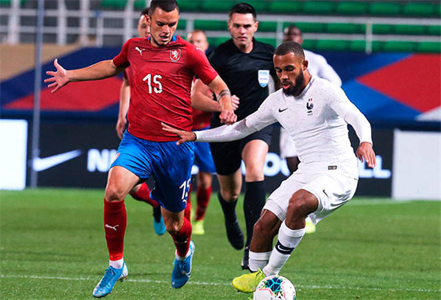 关于冰岛队客场战平阿尔巴尼亚，欧预赛形势稍显尴尬的信息