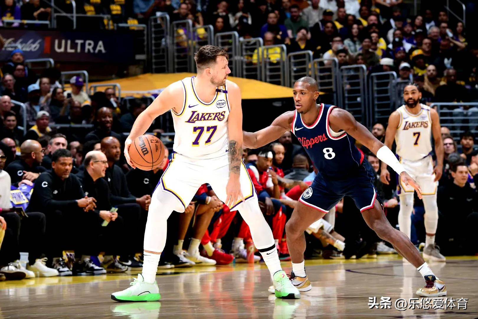 aoa体育培训-快船客场负湖人，表现不尽人意的简单介绍